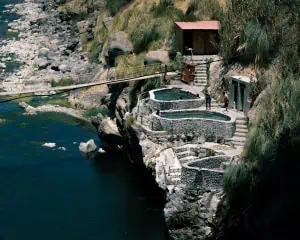 Accueil template 2025 22 Vue sur le site archéologique du Machu Picchu depuis le sommet de la montagne Machu Picchu à 3085m, Pérou